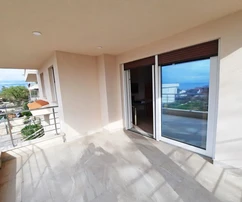 Attractive apartment with sea view and garden!