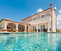 Istrien, Debeljuhi – Moderne attraktive Villa mit Pool und angelegtem Garten zu verkaufen