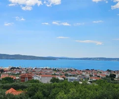 Kaštela Gomilica, Penthouse mit einer Fläche von 145 m², Panoramablick auf das Meer und Garage für 2 Autos