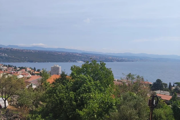 Maison individuelle avec terrasses à vendre à Opatija en Croatie