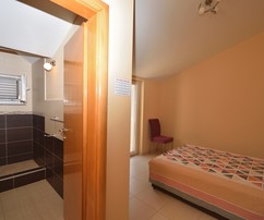 Casa con dos apartamentos en venta en Vodice