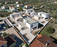 Zaton – NOVOSTAVBA, komplex 4 moderních luxusních vil s bazény