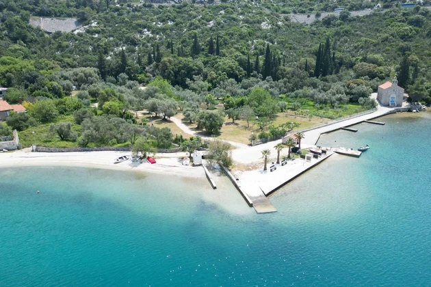 Stone house for sale in Slano just steps from the sea in Croatia
