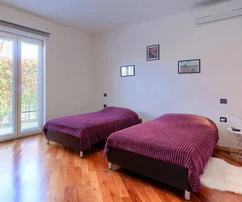 Moderní vila s bazénem na prodej v Medulinu v Chorvatsku