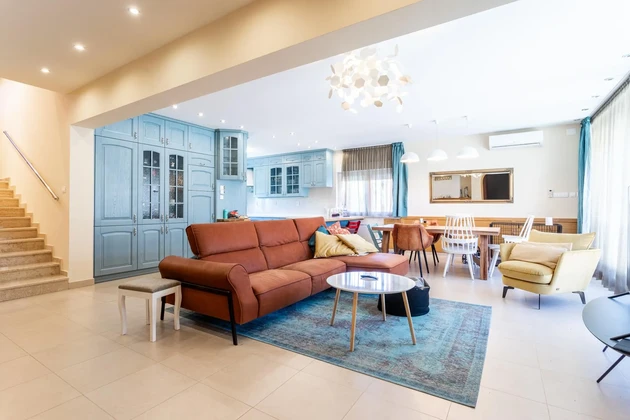 Freistehendes Haus mit Grundstück in Vodice zu verkaufen in Kroatien