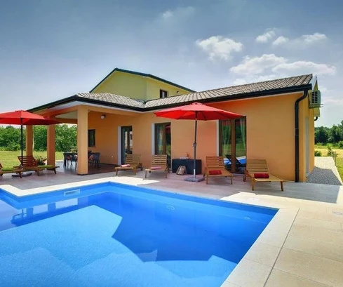 Incantevole casa con piscina su un ampio terreno, Istria, Pazin