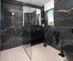 Luxusní vila k prodeji v blízkosti moře v Jakišnici v Chorvatsku