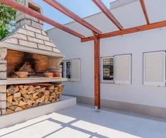 Villa al mare con vista sull'oceano in vendita a Orsera in Croazia