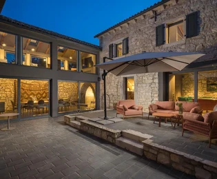 Istria, Poreč: Nowoczesny kamienny dom blisko wybrzeża