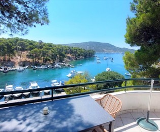 Apartmenthaus direkt am Meer in Primošten zu verkaufen