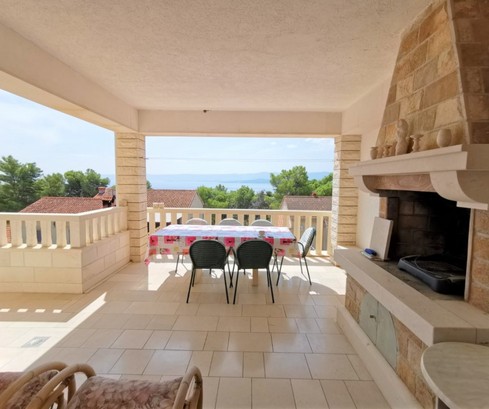 Appartement à Brac avec vue imprenable sur la mer à vendre