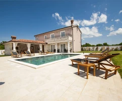 Žminjben, Isztrián eladó villa medencével és terasszal Horvátországban