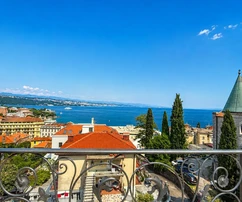 Opatija, Zentrum, luxuriöses Vierzimmer-Penthouse 204 m², 200 m vom Meer entfernt
