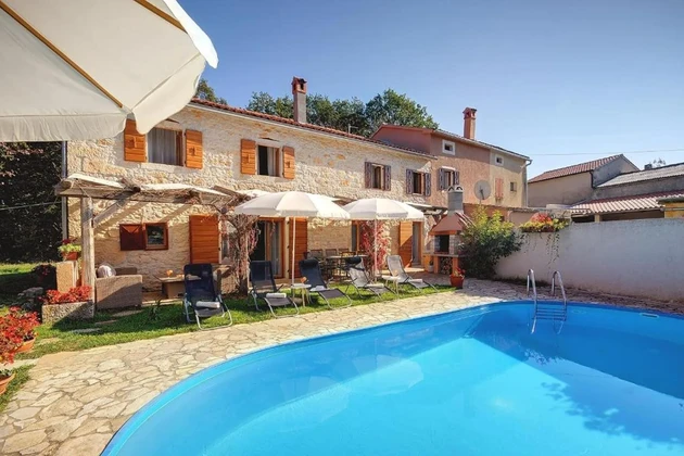 Istria, Gračišće, auténtica casa de piedra istriana con piscina