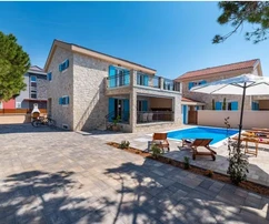 Luxuriöse Steinvilla mit Pool - Privlaka, 200 Meter vom Meer entfernt