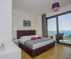 Villa al mare con vista sull'oceano in vendita a Makarska in Croazia