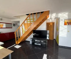 MÖBLIERTE MAISONETTEWOHNUNG MIT MEERBLICK IN RUHIGER LAGE!