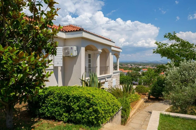 Villa en venta en Vodice con vista al mar en Croacia