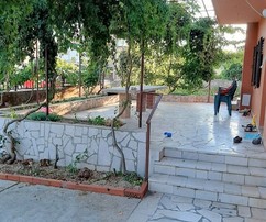 Incantevole casa familiare vicino a Rogoznica in vendita