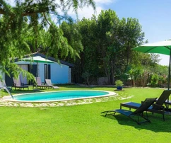 Piękna nieruchomość z domem i trzema bungalowami, 250 m od morza, Umag, ISTRIA