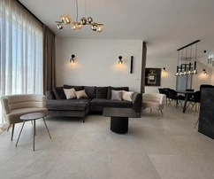 Villa moderna con piscina en venta en Kaštela, Croacia