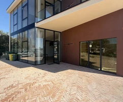 Istrie, Poreč – Bâtiment commercial dans un emplacement attractif, à 4 minutes du centre