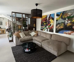 Rijeka, Kostrena, casa renovada, apartamento dúplex de cuatro habitaciones, garaje, local comercial