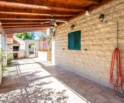 Maison individuelle à vendre à Milna sur Brač en Croatie