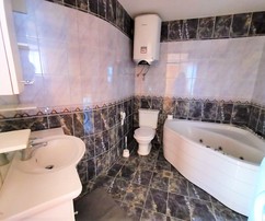 Rogoznica Dual-Use Property Near Center &amp; Sea