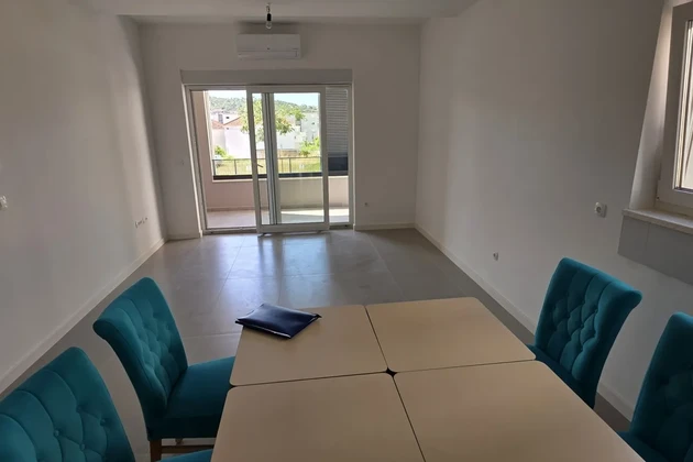 Trogir, dwupokojowe mieszkanie 80 m², nowo wybudowane, gotowe do zamieszkania od zaraz