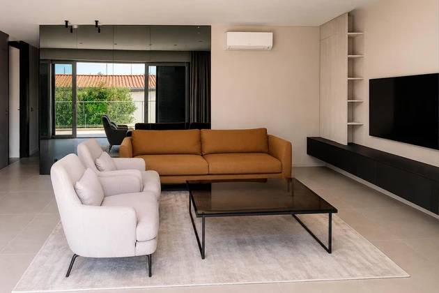 Krk, un bel appartement dans un immeuble neuf dans la ville de Krk, à seulement 200 m de la mer