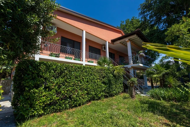 Lovran, detached house on a spacious plot, 200 m from the beach