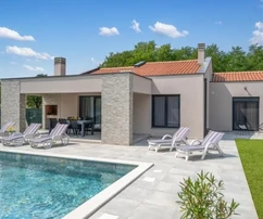 Istrie, Labin, Maison contemporaine avec piscine entourée de nature