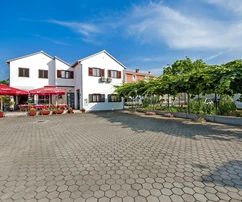 Rovinj, Okolica - Exkluzivní dům s restaurací, apartmánem a pokoji