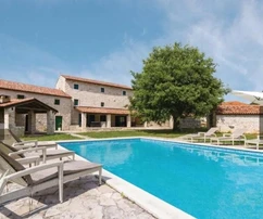 Villa de piedra renovada con piscina, Istria, Barban