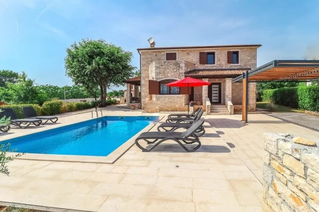 Istrie, Poreč, Authentique maison en pierre avec piscine à vendre