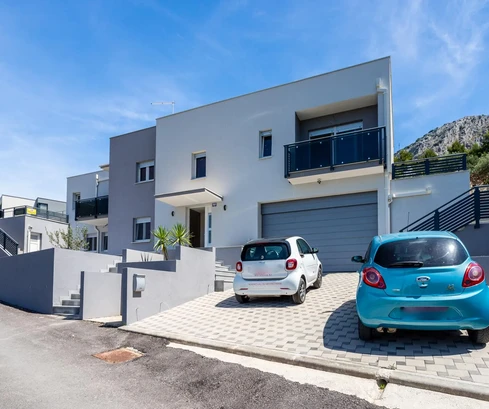 Villa in Podstrana mit Panoramablick zu verkaufen in Kroatien