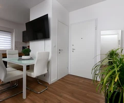 Kastav, Rubeši, obra nueva, fantástico piso de dos habitaciones con logia, parking y garaje