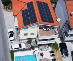 Сплит, Сиробуя, отдельный дом 320 м² с бассейном и гаражом, в 750 м от моря