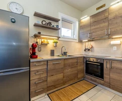 IKERHÁZ TENGERRE NÉZŐ KILÁTÁSSAL, 450 M-RE A TENGERPARTTÓL!