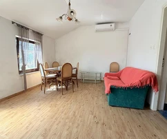 Rijeka, Kantrida, dom o rozlohe 54 m² s výhľadom na more a priestrannou záhradou o rozlohe 813 m²