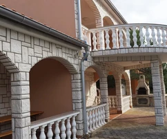 Lato sud dell'isola di Vir, proprietà con tre unità abitative
