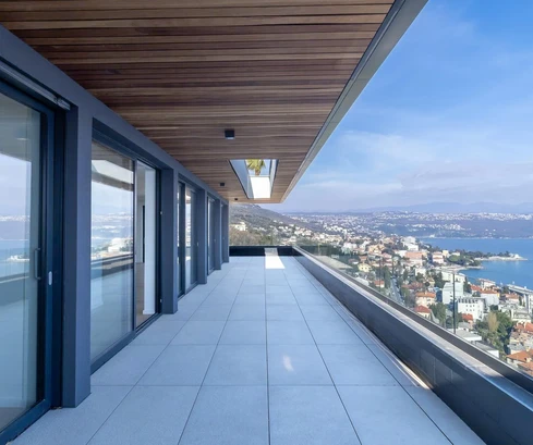 Penthouse for sale above Opatija with a swimming pool in Croatia