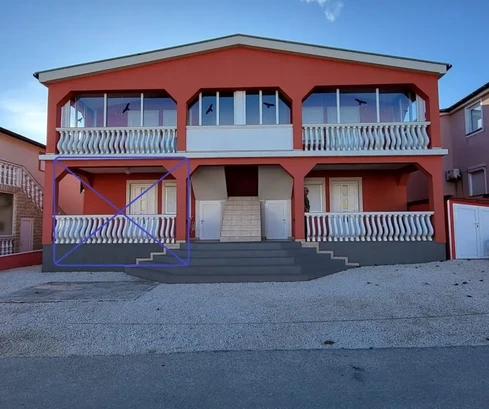 Sea view apartment with 6 bedrooms - only 70 m from the beach!