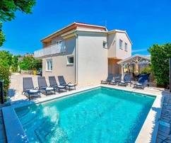 Villa de luxe indépendante avec piscine et sauna à Ližnjan