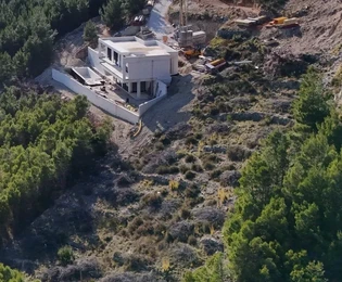 Dugi Rat, terreno edificabile di 1389 m2, vista mare, a 600 m dalla spiaggia