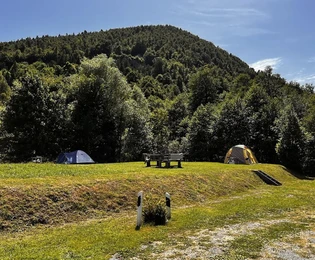 Lokve, dům se zavedeným kempem na pozemku o rozloze 1 699 m², blízko Lokvarského jezera