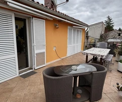 Umag, Murine, casa independiente con dos apartamentos separados en una zona tranquila