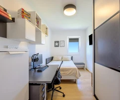 Prostorný třípokojový byt na prodej ve Splitu v části Žnjan s výhledem na moře v Chorvatsku