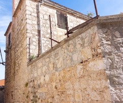 Incantevole casa in pietra in vendita nel villaggio di Brac